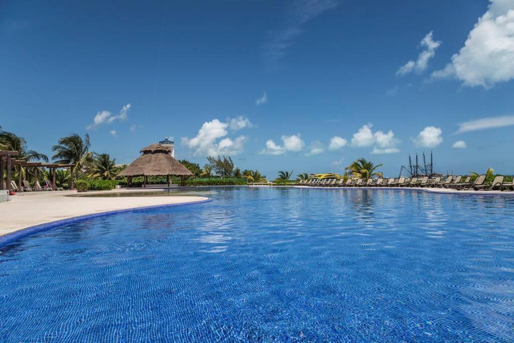 Reef Beachfront 3Bdr Apartment By Casa Paraiso カンクン エクステリア 写真